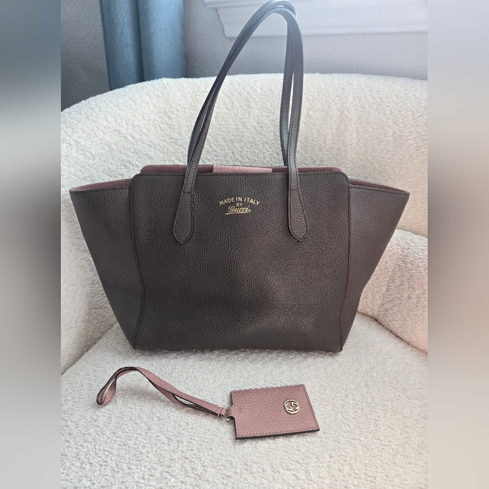Gucci Leather Swing Tote Bag